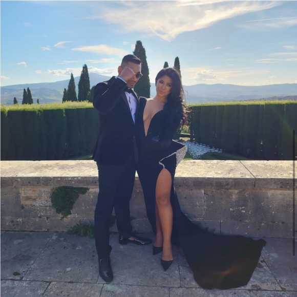 Show stopper one of a kind gown - Picture 4 of 6